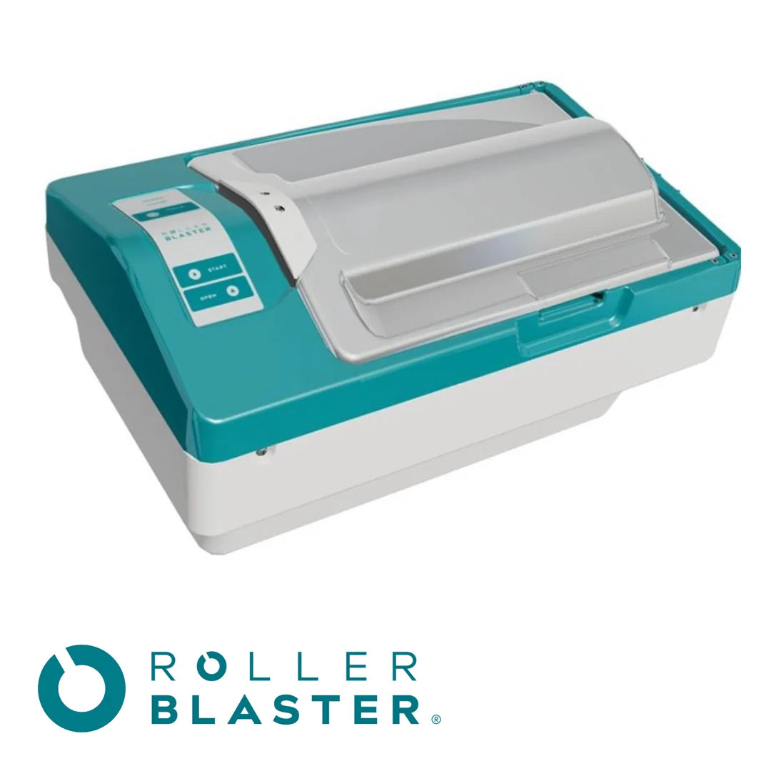 Machine nettoyage rouleaux peinture Roller Blaster utilisée sur chantier professionnel